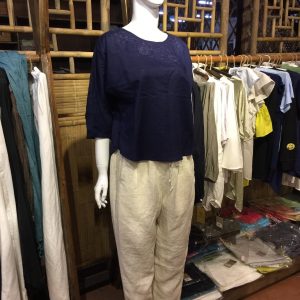 Áo Thêu Cổ Tròn