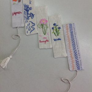 Kẹp Sách Thêu Tay