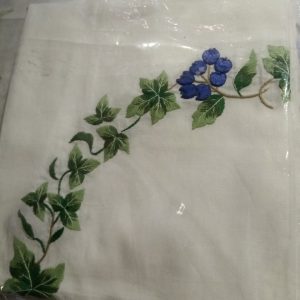 Khăn Bàn Thêu Hoa Giáng Sinh