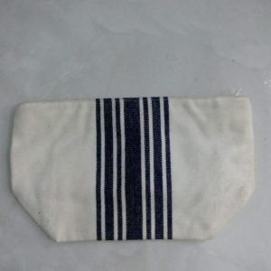 Ví Khóa Thêu Hình Họa